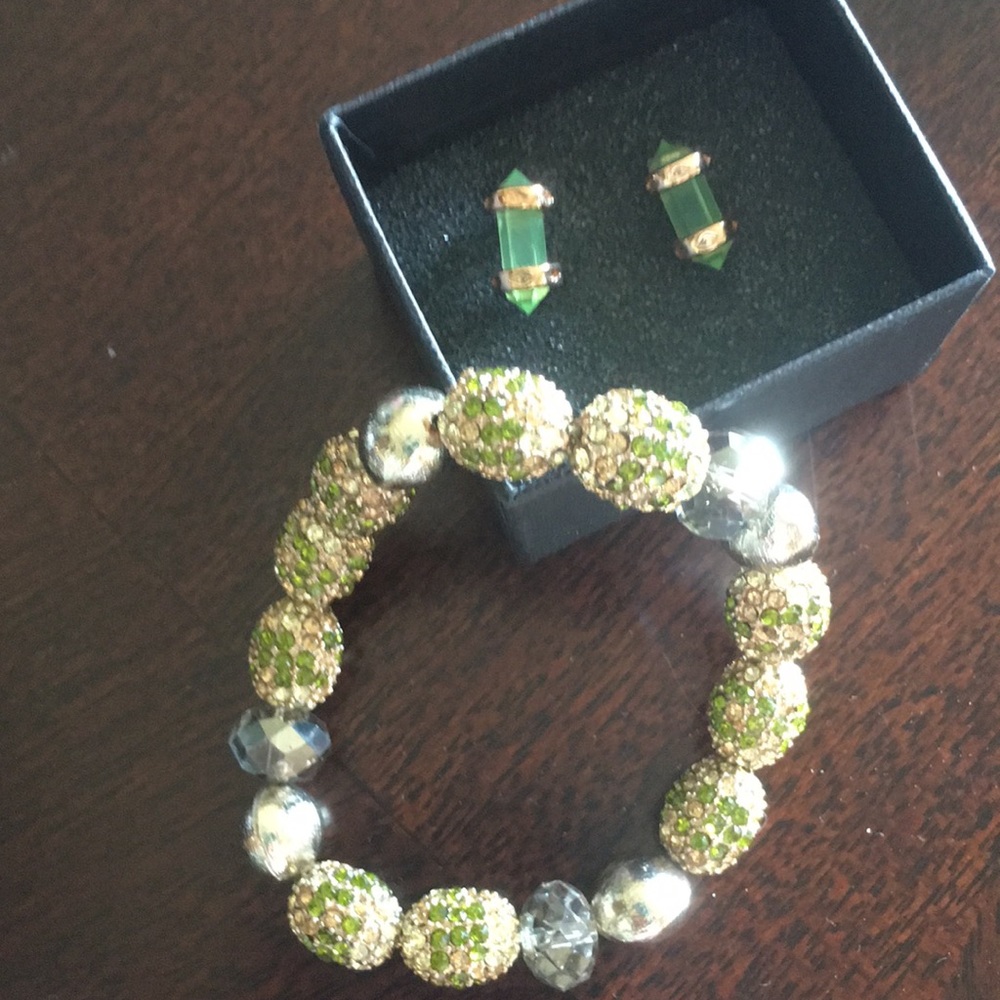 Bracelet and earrings